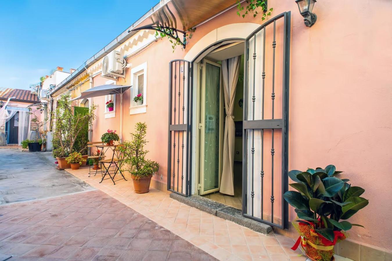 Tropical Holiday House Катания Екстериор снимка
